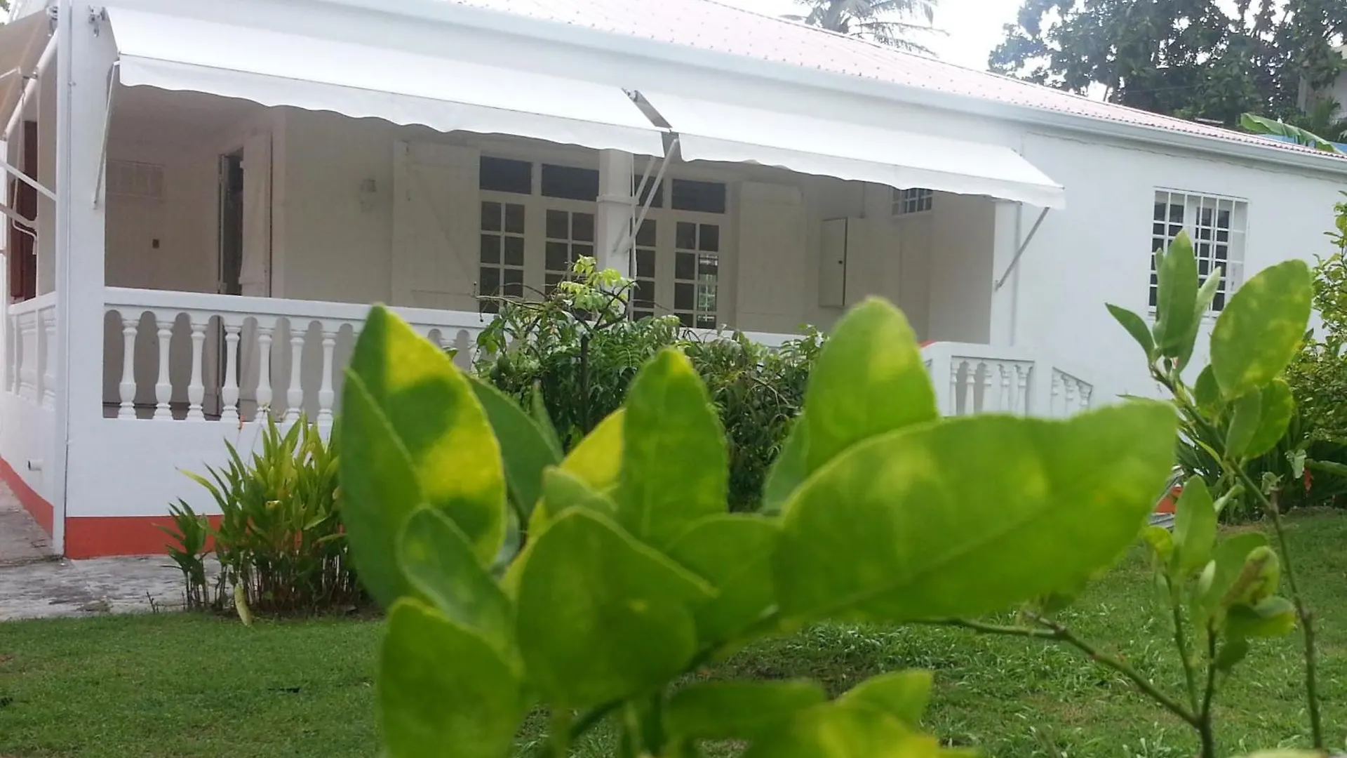 Дом отдыха Villa Iguanina120M2-Wifi-300M Plage-4 Pers Ле-Гозье