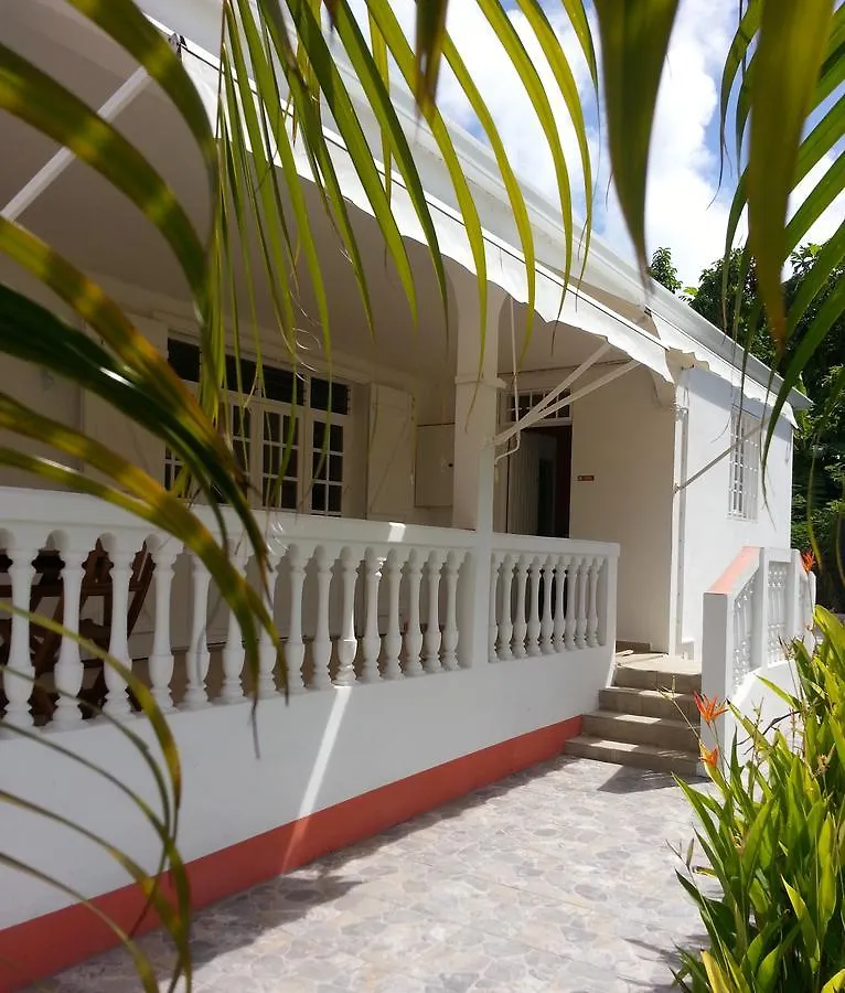 Villa Iguanina120M2-Wifi-300M Plage-4 Pers Ле-Гозье 0*,  Гваделупа